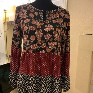 Kate & Mallory Vintage Chic 3 Tiered Design Cotton Long Sleeve Blouse Large